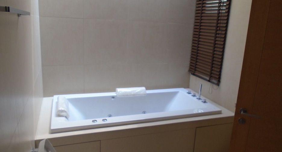 Villa en alquiler de 4 habitaciones en Watthana, Bangkok