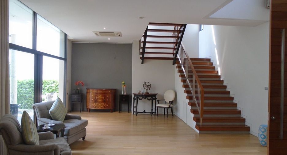 Villa en alquiler de 4 habitaciones en Watthana, Bangkok