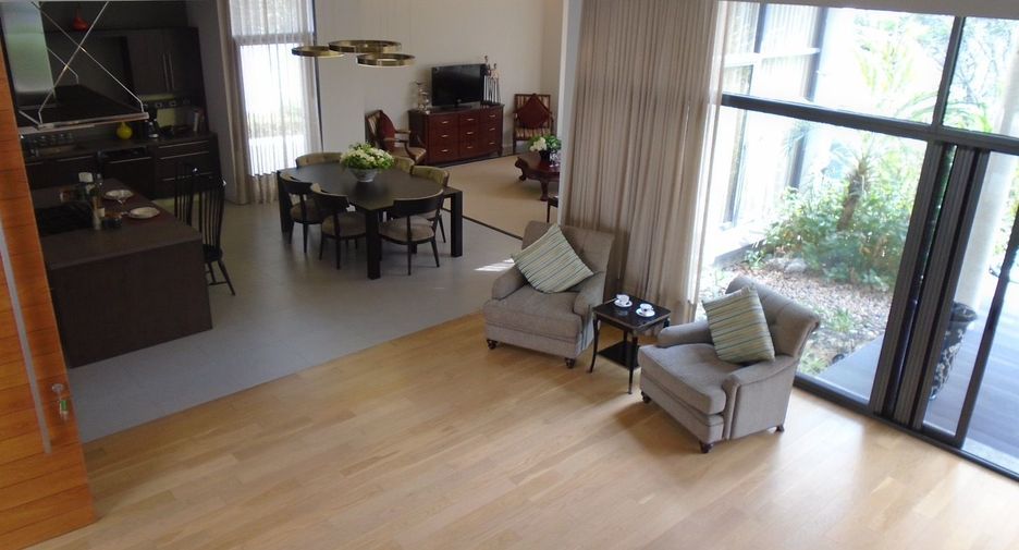 Villa en alquiler de 4 habitaciones en Watthana, Bangkok