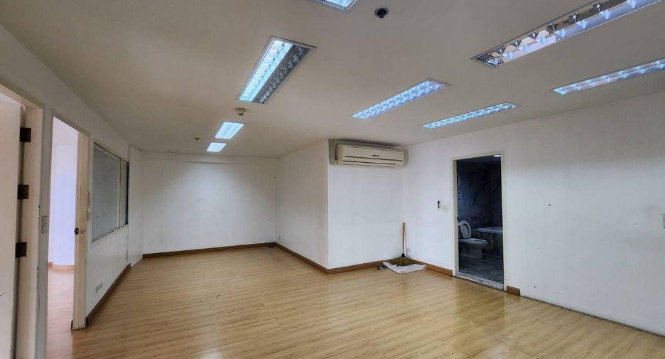 Oficina en alquiler en Bang Rak, Bangkok