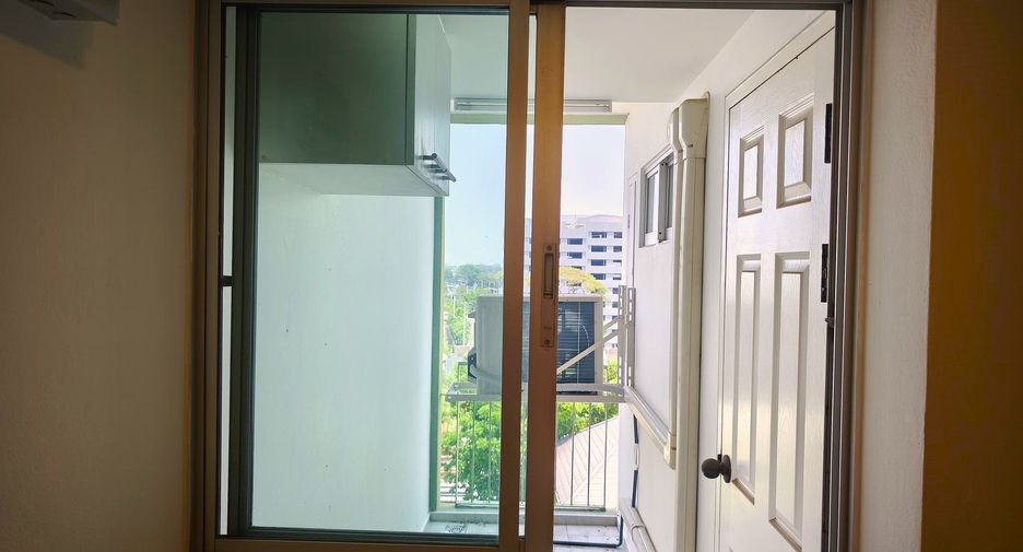 For sale 1 bed condo in Lak Si, Bangkok