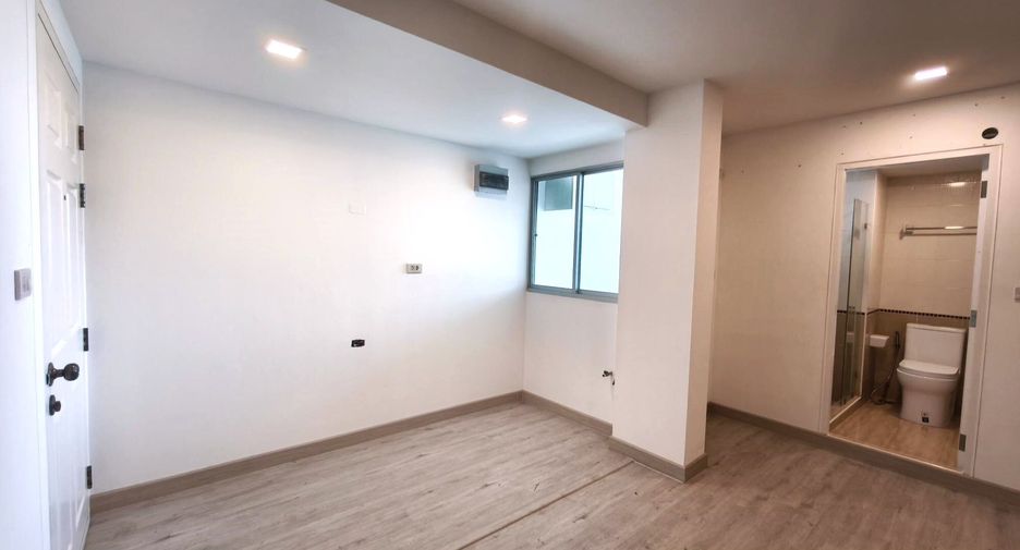 For sale 1 bed condo in Lak Si, Bangkok