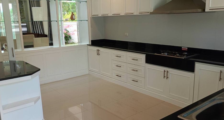 Haus zur Miete mit 3 Zimmer in Mueang Phuket, Phuket