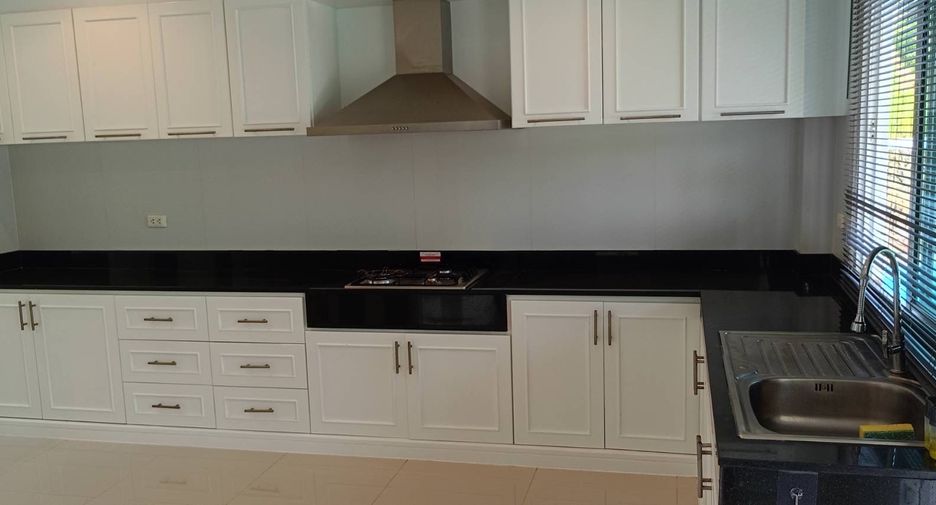 Haus zur Miete mit 3 Zimmer in Mueang Phuket, Phuket