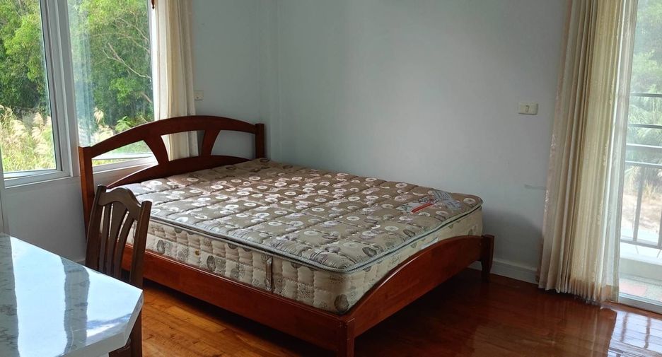 Haus zur Miete mit 3 Zimmer in Mueang Phuket, Phuket