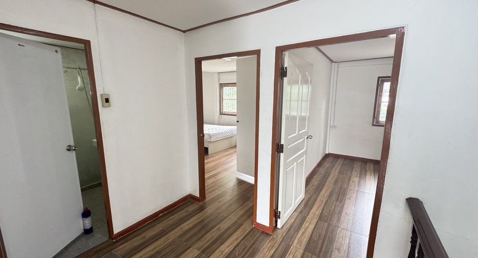 For sale 5 bedrooms house in Suan Luang, Bangkok