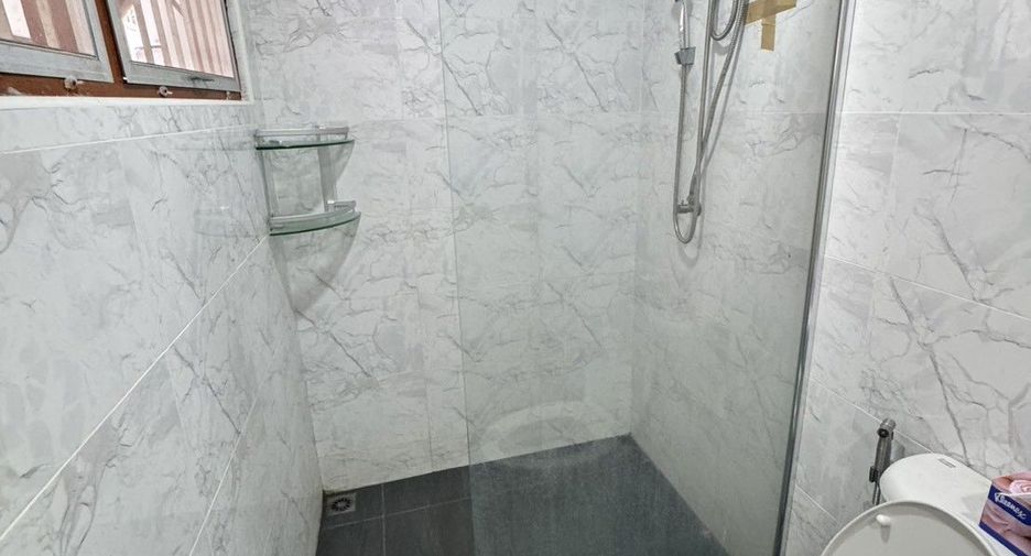 For sale 5 bedrooms house in Suan Luang, Bangkok
