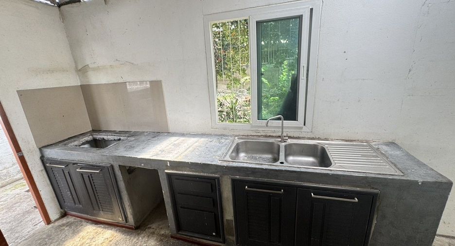 For sale 5 bedrooms house in Suan Luang, Bangkok