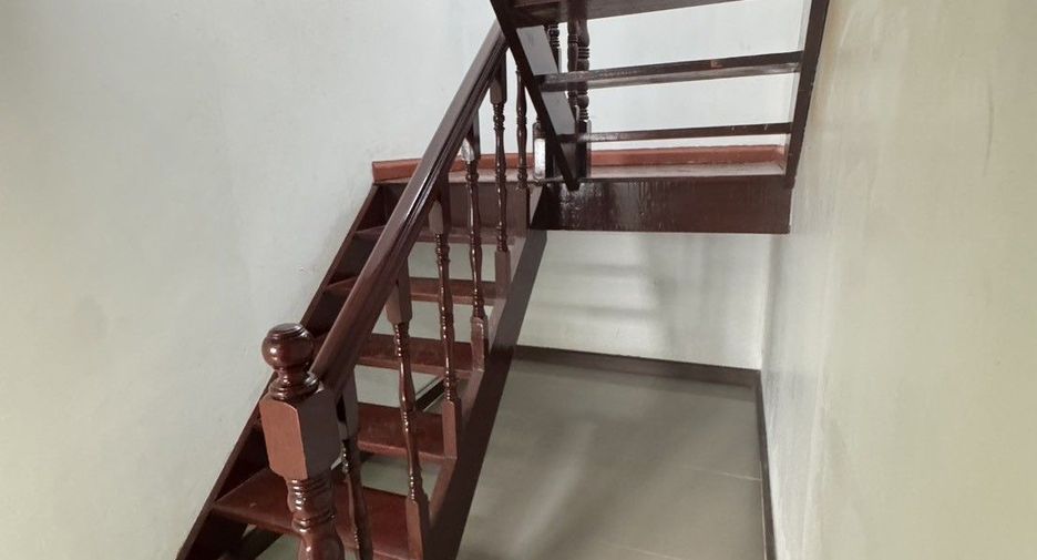 For sale 5 bedrooms house in Suan Luang, Bangkok