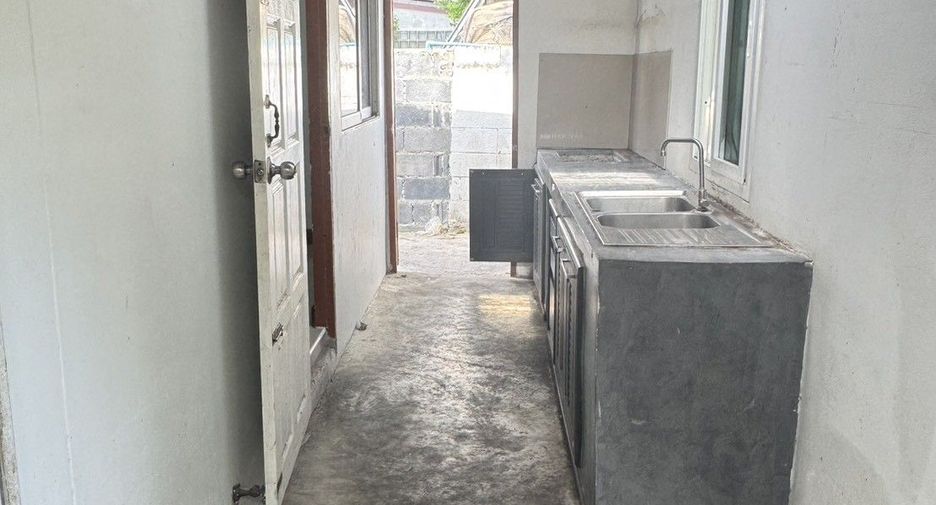 For sale 5 bedrooms house in Suan Luang, Bangkok