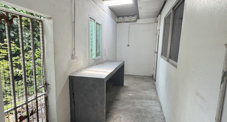 For sale 5 bedrooms house in Suan Luang, Bangkok