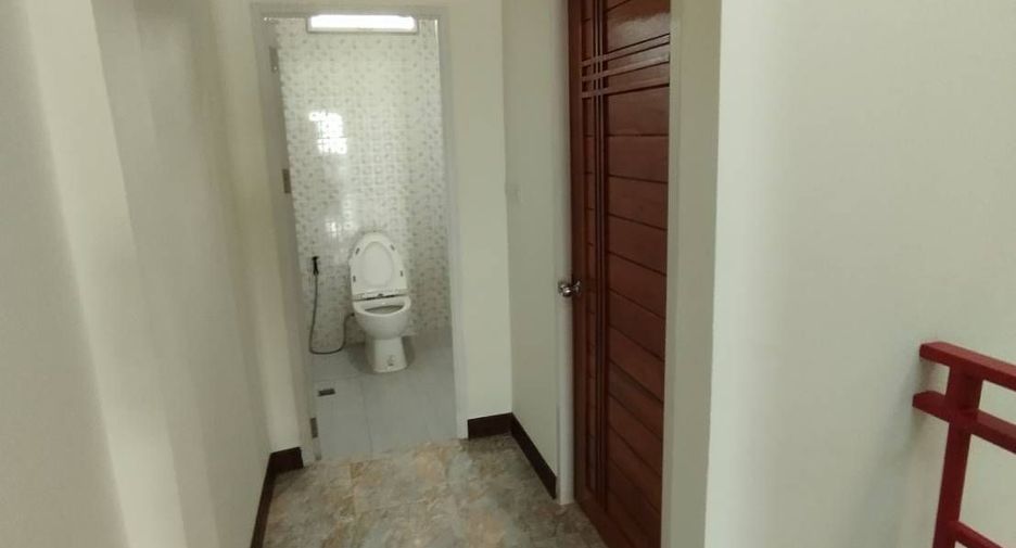 For sale 3 bedrooms townhouse in Nong Khaem, Bangkok
