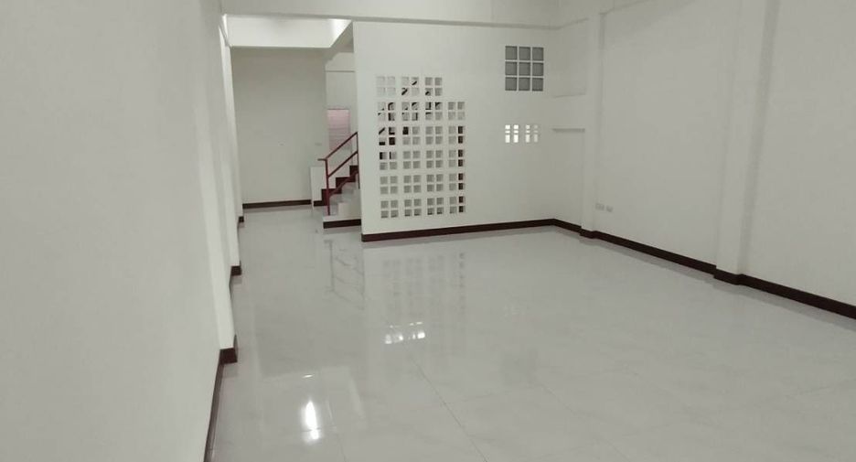 For sale 3 bedrooms townhouse in Nong Khaem, Bangkok