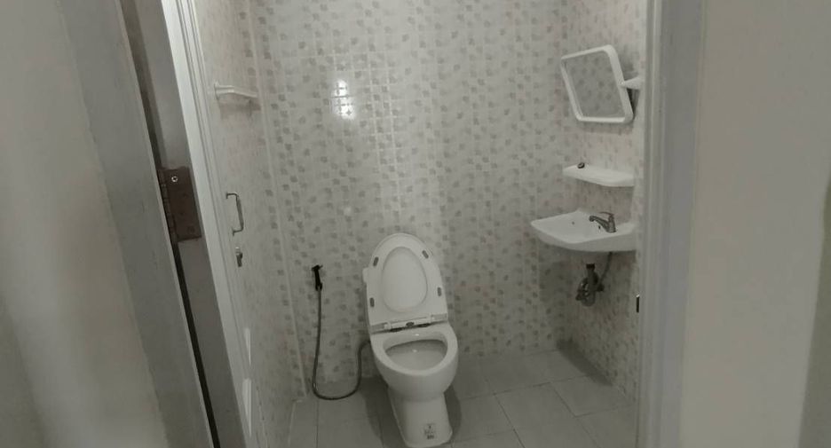 For sale 3 bedrooms townhouse in Nong Khaem, Bangkok