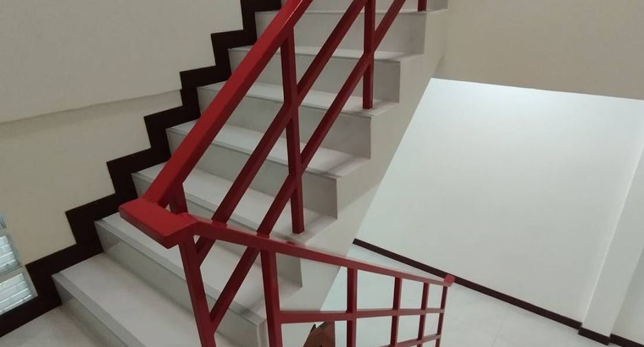 For sale 3 bedrooms townhouse in Nong Khaem, Bangkok