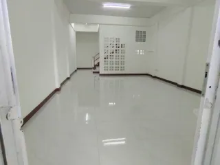 Reihenhaus zum Kauf mit 3 Zimmer in Nong Khaem, Bangkok