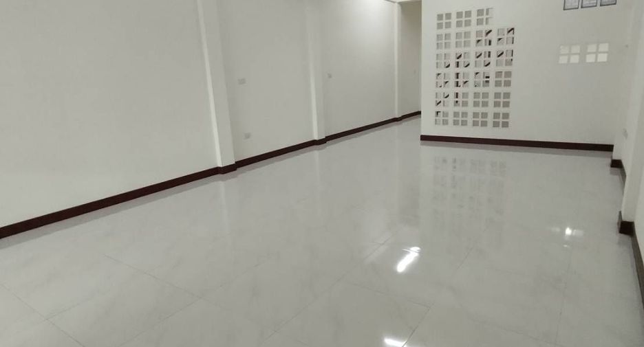 For sale 3 bedrooms townhouse in Nong Khaem, Bangkok