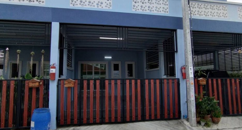 For sale 3 bedrooms townhouse in Nong Khaem, Bangkok