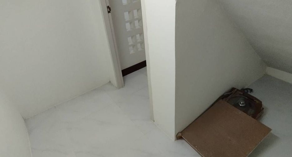 For sale 3 bedrooms townhouse in Nong Khaem, Bangkok