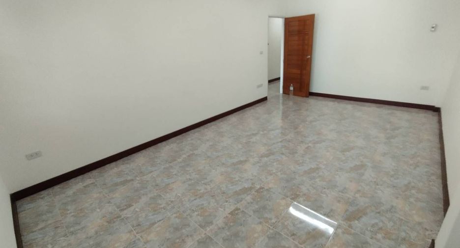 For sale 3 bedrooms townhouse in Nong Khaem, Bangkok