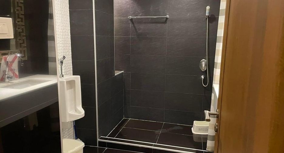 Wohnung zur Miete mit 2 Zimmer in Khlong San, Bangkok