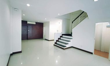 For rent 5 bedrooms townhouse in Prawet, Bangkok