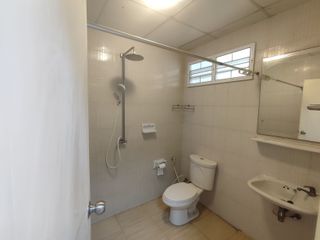 For sale 4 ベッドルーム townhouse in Saphan Sung, Bangkok