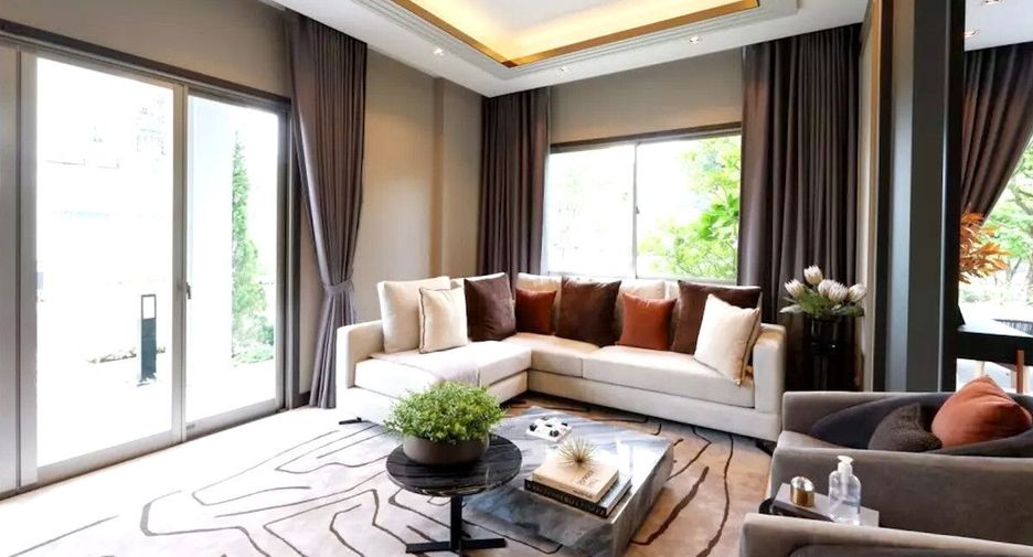 For sale 4 bedrooms house in Phasi Charoen, Bangkok