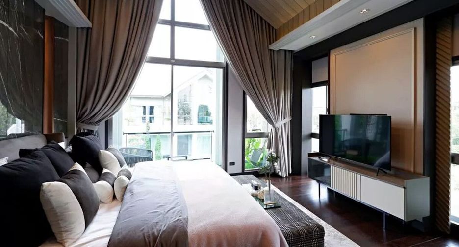 For sale 4 bedrooms house in Phasi Charoen, Bangkok