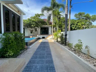 For sale and for rent 5 bedrooms villa in Thalang, Phuket