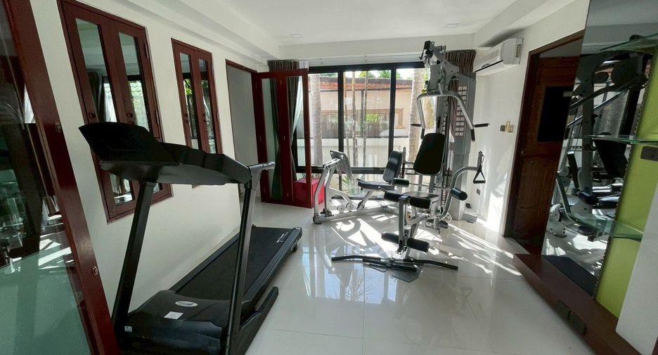For sale and for rent 5 bedrooms villa in Thalang, Phuket