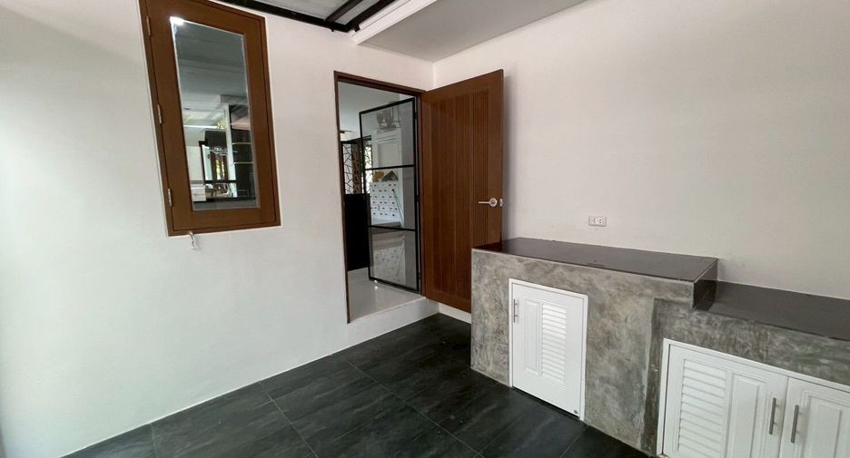 For sale and for rent 5 bedrooms villa in Thalang, Phuket