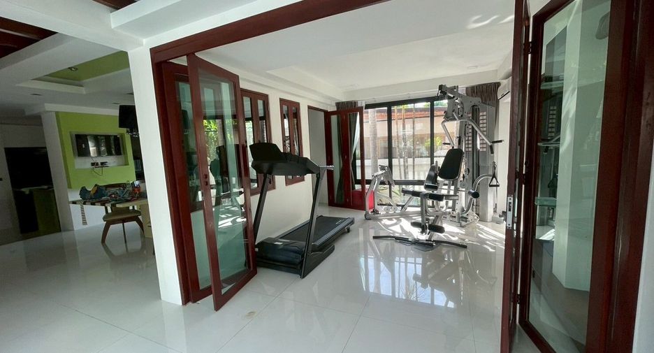 For sale and for rent 5 bedrooms villa in Thalang, Phuket