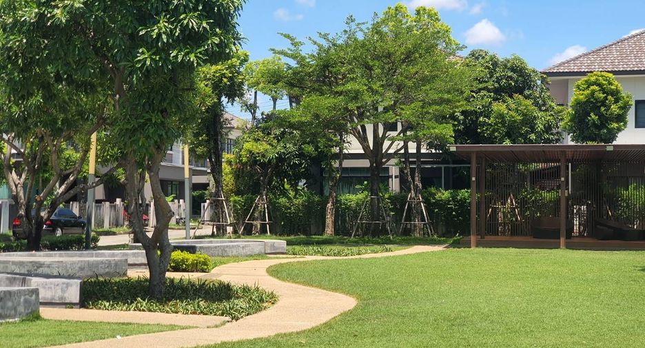 For rent 4 bedrooms house in Bang Phli, Samut Prakan