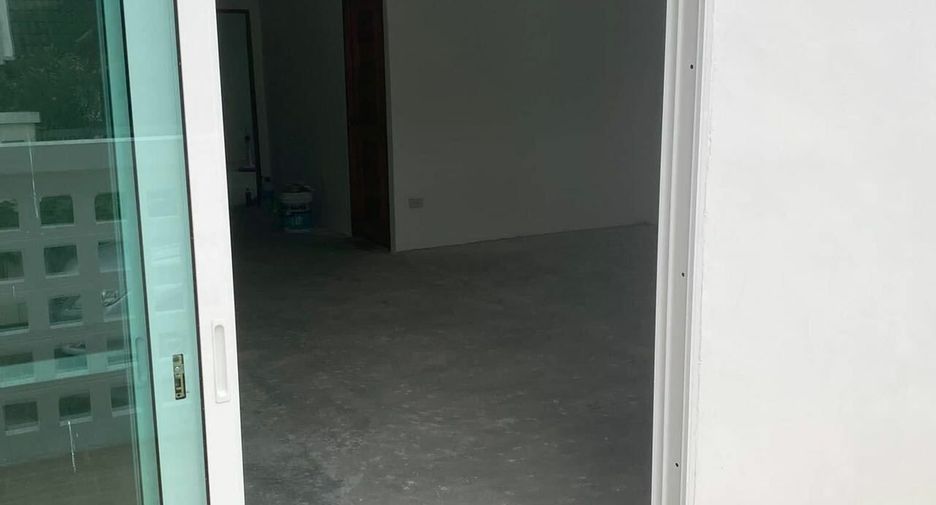 For sale 3 bedrooms house in Wang Thonglang, Bangkok