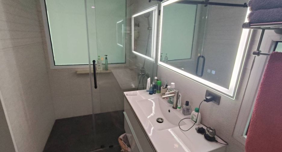 For sale 2 bedrooms condo in Watthana, Bangkok