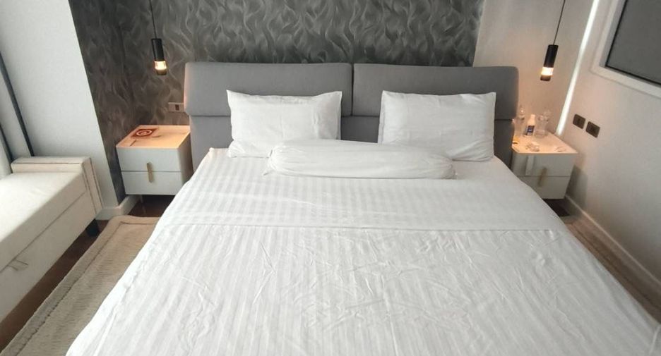 For sale 2 bedrooms condo in Watthana, Bangkok