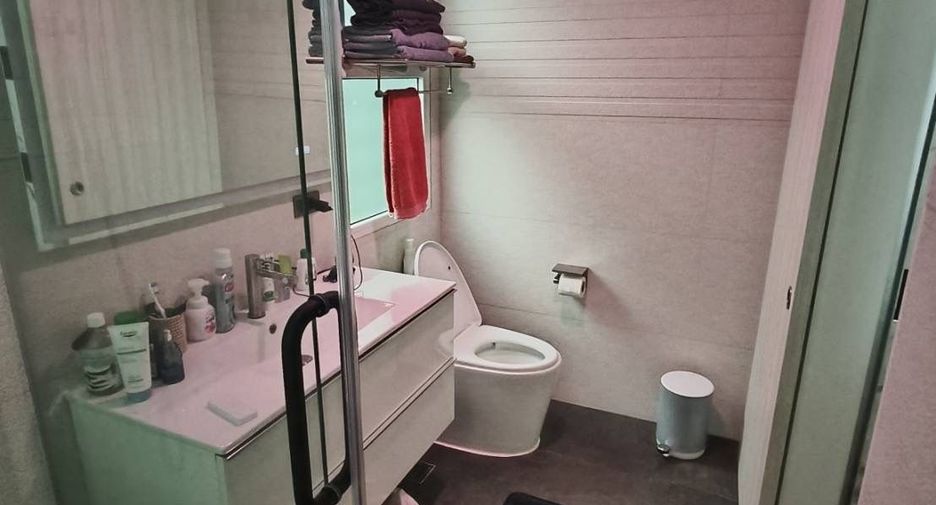 For sale 2 bedrooms condo in Watthana, Bangkok