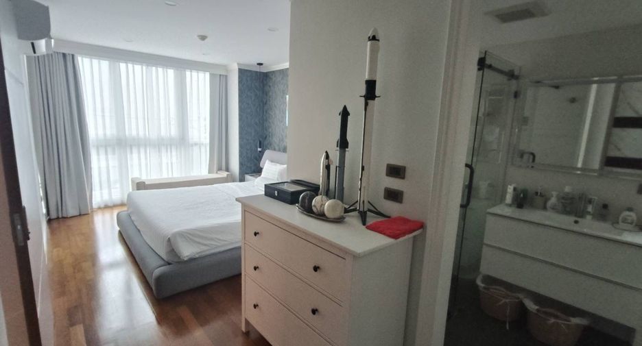 For sale 2 bedrooms condo in Watthana, Bangkok