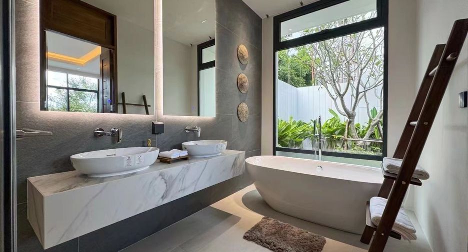 For sale 4 bedrooms villa in Mueang Phuket, Phuket