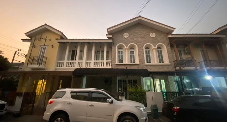 À vendre et à louer 3 chambres maison de ville à Suan Luang, Bangkok