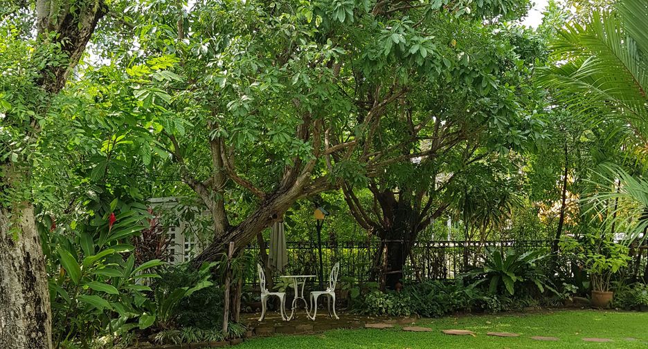For sale 5 bedrooms house in Prawet, Bangkok