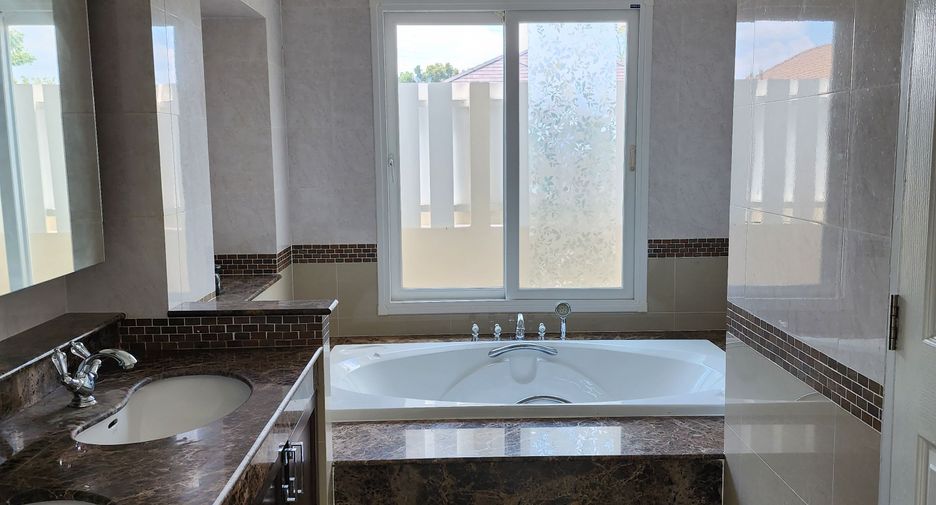 For sale 5 bedrooms house in Prawet, Bangkok