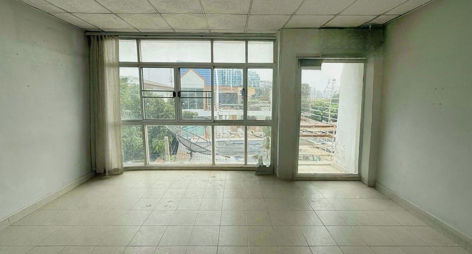 Casa adosada en venta de 4 habitaciones en Khan Na Yao, Bangkok