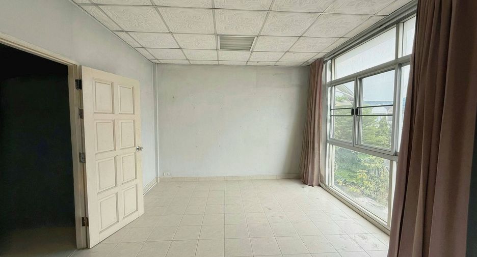 Casa adosada en venta de 4 habitaciones en Khan Na Yao, Bangkok