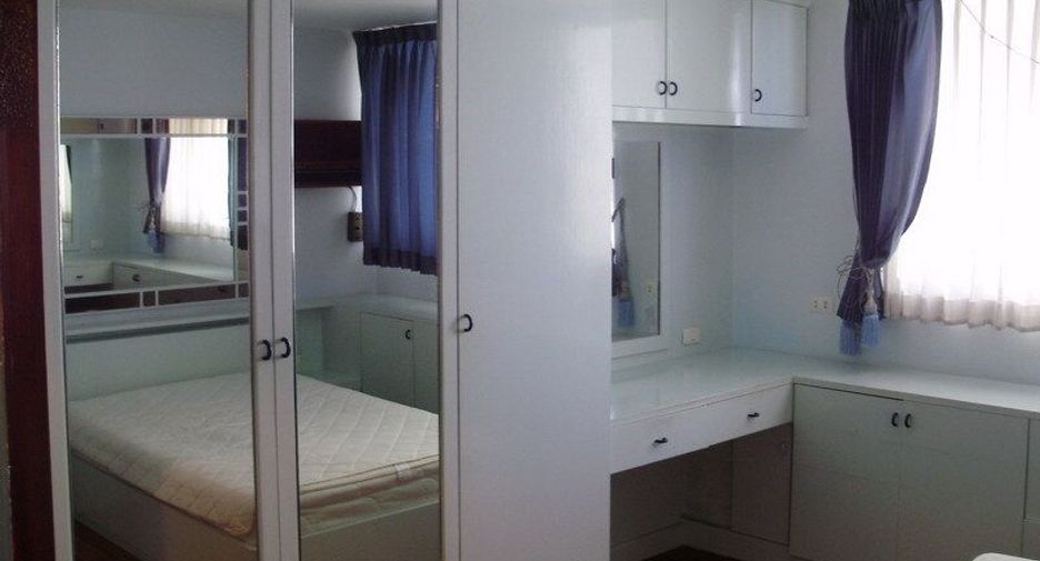 For sale and for rent 4 bedrooms condo in Watthana, Bangkok