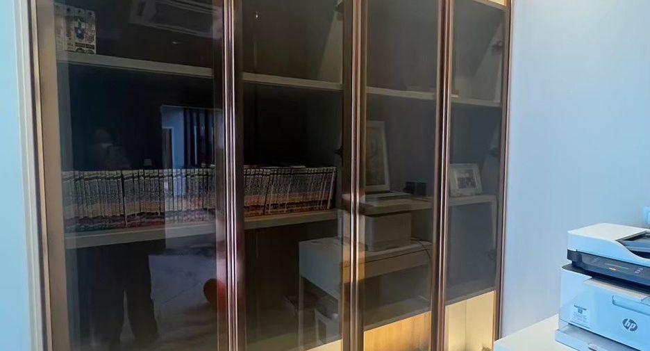 For sale 4 bedrooms house in Watthana, Bangkok