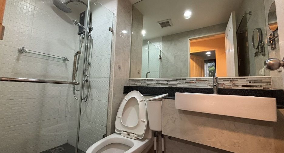 À vendre et à louer 2 chambres condo à Din Daeng, Bangkok