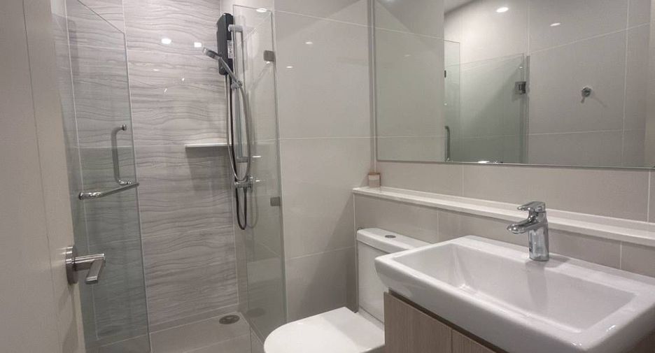 For rent studio condo in Khlong Toei, Bangkok
