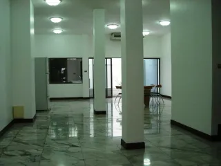 For rent 4 bedrooms townhouse in Yan Nawa, Bangkok